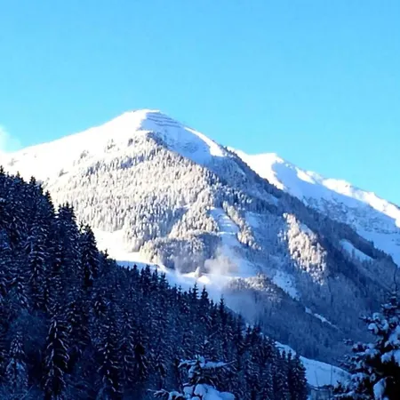 In Near Lift * Saalbach-Hinterglemm