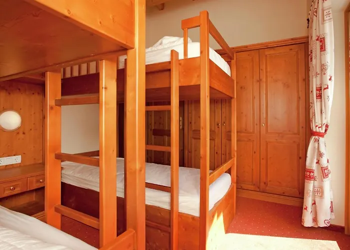 In Near Lift シャレー ザールバッハ・ヒンターグレム